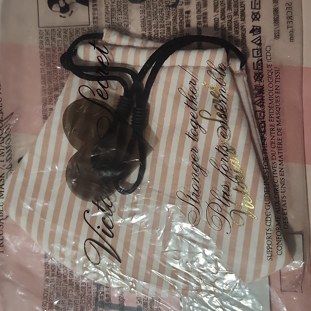 Victoria Secret Reusable Mask NIP - Picture 2 of 4